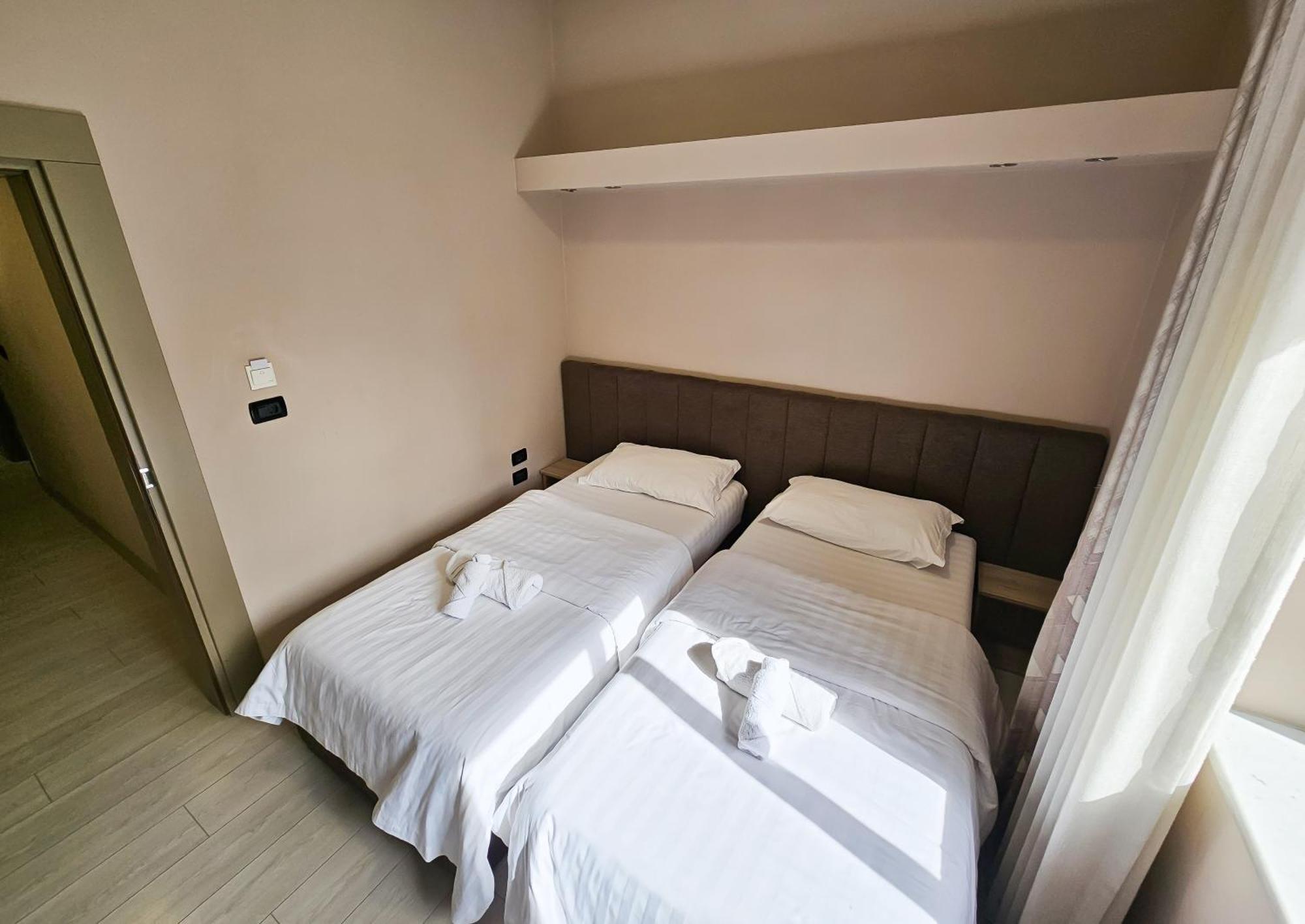 Sunflower Twin Room Тирана Экстерьер фото